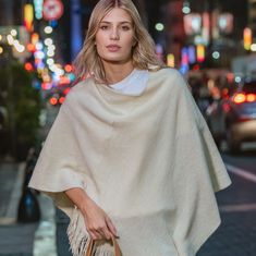 FERGIE PONCHO